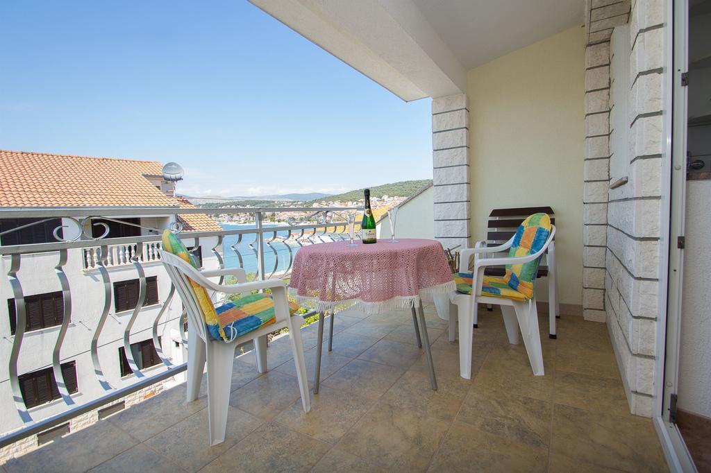 Apartments Mare Trogir Kültér fotó
